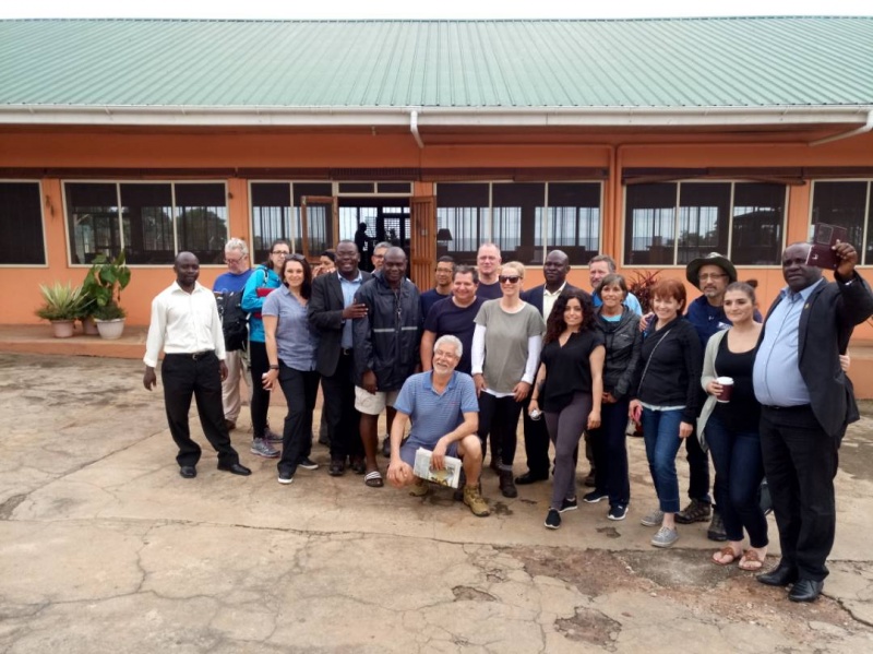 visiting volunteers from Operation International, Ministry of Health Officials and Staff from ABA Foundation Africa pose for a photo